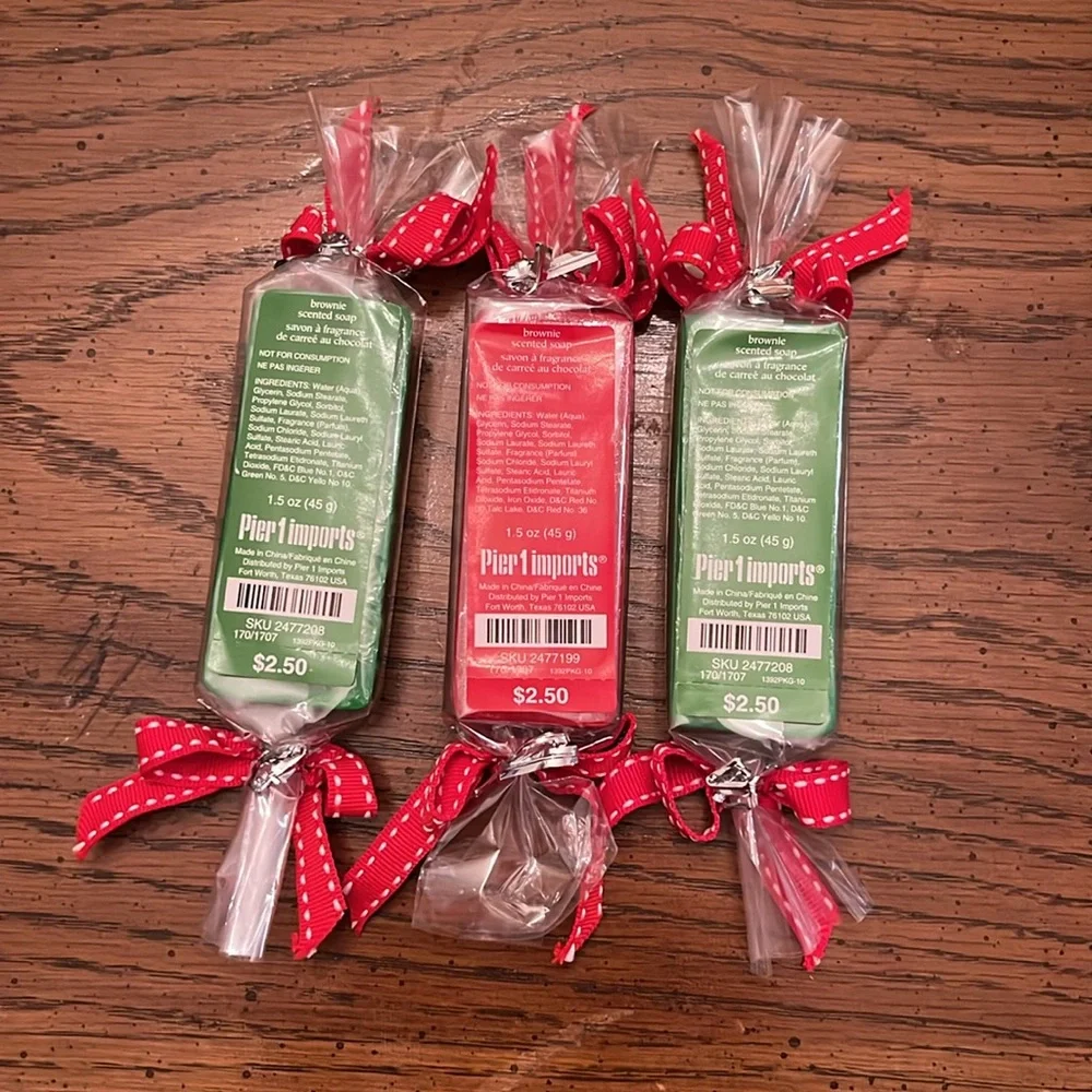 Set of 3 brownie scented Pier‎ 1 holiday soaps, NWT